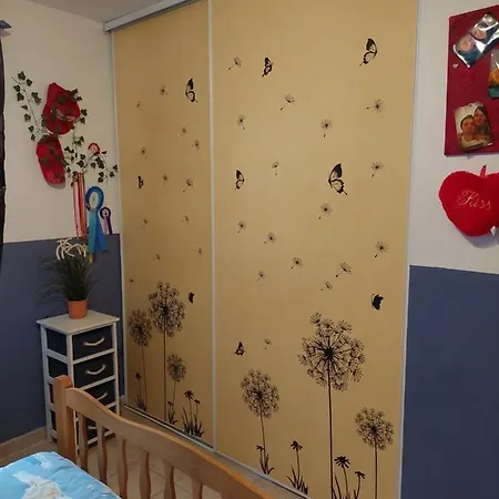 Maison Jaune * Villemus