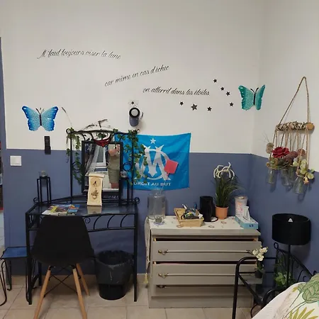 Maison Jaune * Villemus